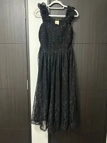 블랙 레이스 프릴 스트랩 원피스
