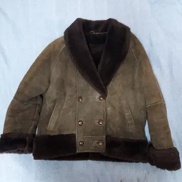 올리브 그린 무스탕 코트 더블 브레스트