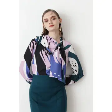 PINKY & DIANNE 아트 프린트 보우 블라우스 새상품급