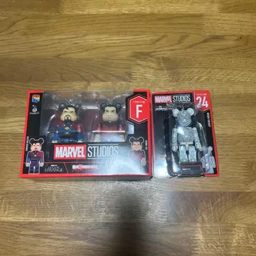 훼미리마트 제일복권 MARVEL STUDIOS 베어브릭 2체 세트와 1체