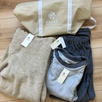 어스 뮤직&에코로 플리스 원피스 파자마 홈웨어