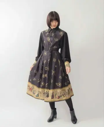 이번 시즌 로이스크레용 페탈 원피스