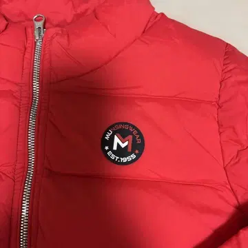 Munsingwear 신축성 발군의 빨간색 다운 자켓
