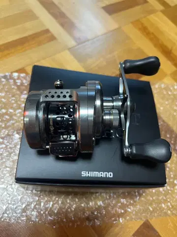 SHIMANO 시마노 17 CALCUTTA CONQUEST BFS HG