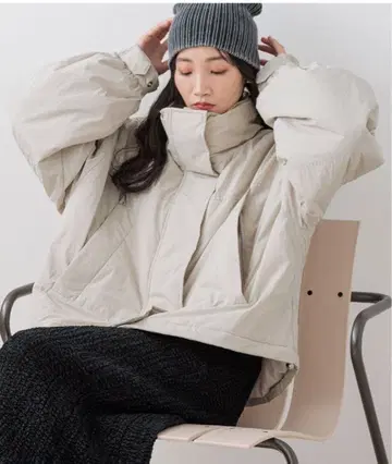 LOWRYSFARM 몬스터 숏코트 아이보리