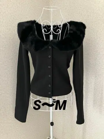 블랙 퍼 긴팔 상의