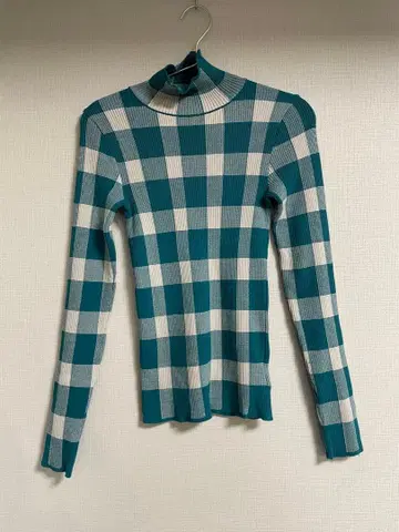 다나카 미나미 착용 le ciel bleu 하이넥 니트