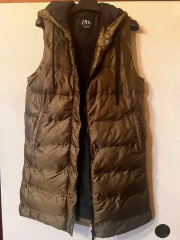 ZARA 올리브 그린 다운 베스트