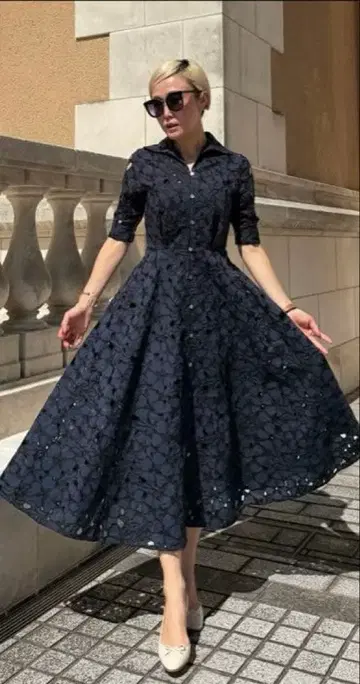 JENNE 럭셔리 총 자수 원피스 M 네이비 정가 49500엔