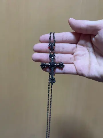 BLESS 크로스형 블랙 펜던트 목걸이