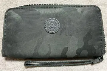 [ 상태 좋음 ] Kipling 카모 패턴 장지갑 그레이