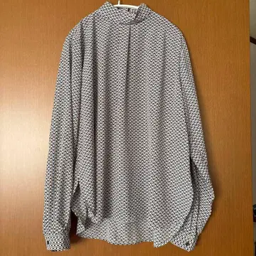 소에주 하이넥 긴팔 블라우스