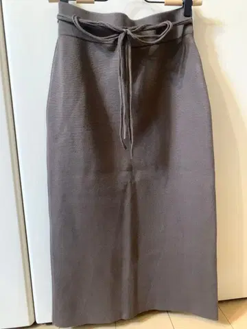 Mila Owen 브라운 타이트 스커트