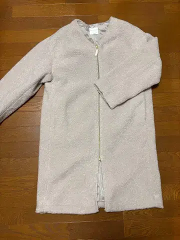 LIPSIM 보아 소재 롱 코트 옅은 베이지