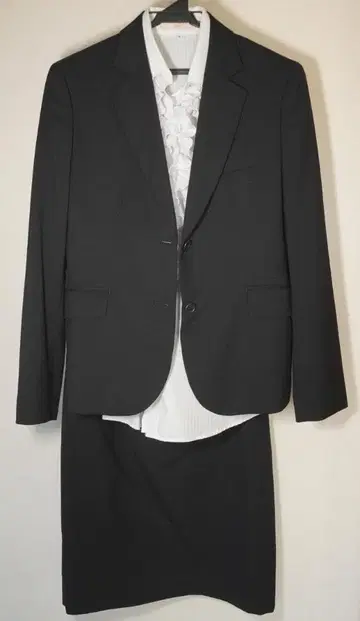 L 사이즈 여성용 취업 정장 3세트 [AOKI]