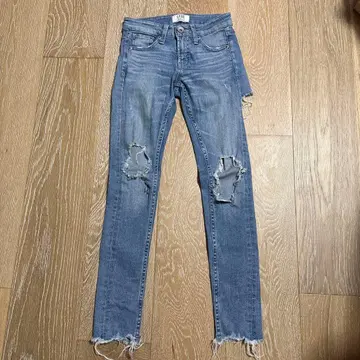 GYDA 라이트 블루 스키니 데님 데미지 가공 XS