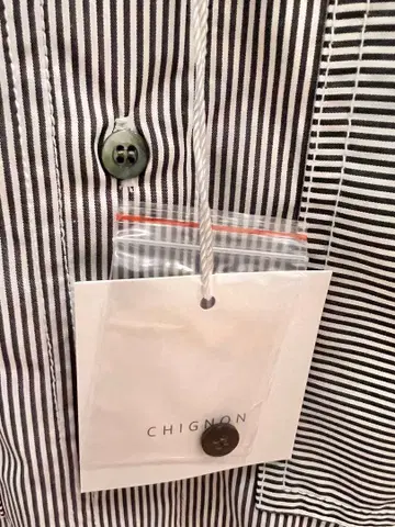 미사용 새상품 CHIGNON 스트라이프 긴팔 셔츠