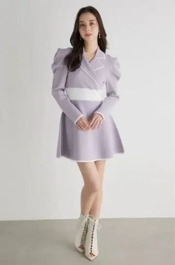 rienda 테일러드 컬러 미니 플레어 니트 원피스