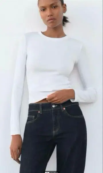 화이트 긴팔 T셔츠 롱 슬리브