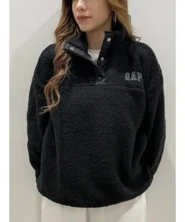 GAP 블랙 플리스 자켓 하프 지퍼