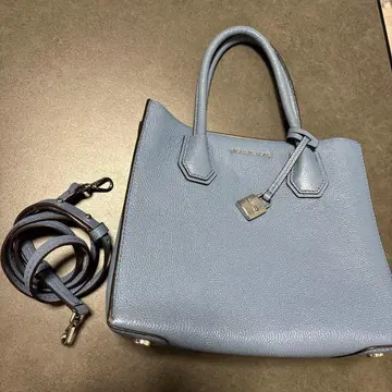 MICHAEL KORS 머서 라이트 블루 핸드백