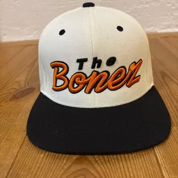 The Bonez 자수 로고 야구 모자