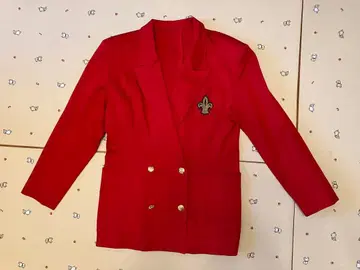 빨간색 더블 자켓 골드 버튼