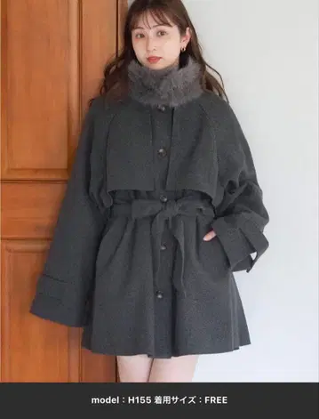 퍼 티펫 부착 미들 기장 트렌치코트