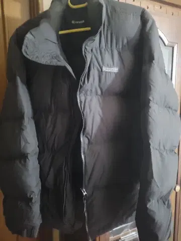 AIRWALK 블랙 다운 자켓과 그레이 플리스