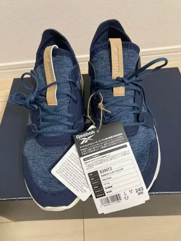 [ 미사용 새상품 ] 리복 스니커즈