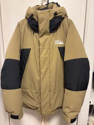 퍼스트 다운 다운 자켓 L 사이즈 카키/블랙