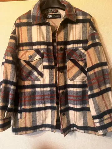 ZARA 체크 무늬 셔츠 자켓