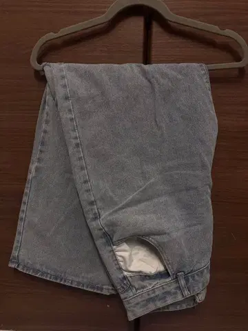 라이트 블루 슬림핏 데님