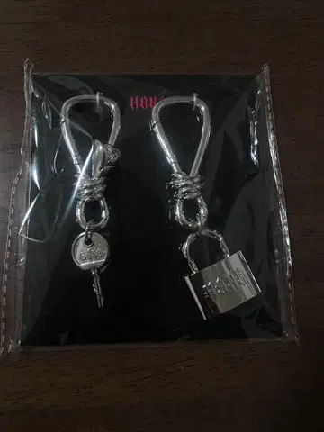[ 미사용 새상품 ] HANA BAD LOVE 카라비너 세트