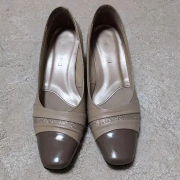 Dona Miss 베이지 펌프스