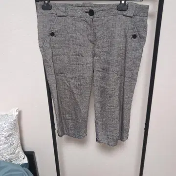 안나 몰리나리 팬츠. 그레이