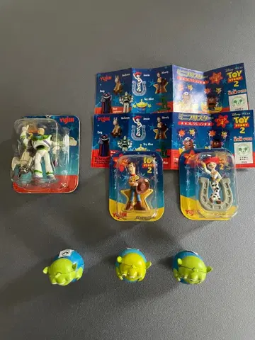 토이스토리 미니 블리스터 피규어 3개와 에이리언 오키아가리 코보시 3체