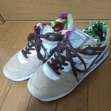 Saucony Courageous 베이지 스니커즈