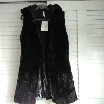 Futier Land 후드 부착 블랙 베스트