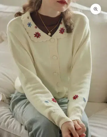 [ 정가 9000엔 ] 꽃무늬 자수 첨가 크림색 가디건