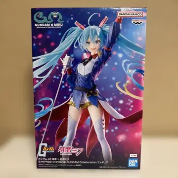 GUNDAM x 하츠네 미쿠 피규어