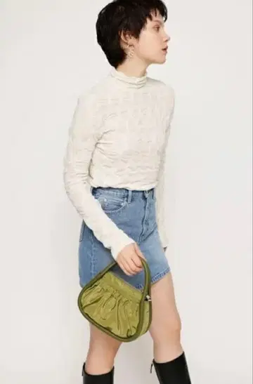 GATHER CURVY BAG 올리브 그린 프릴 숄더백