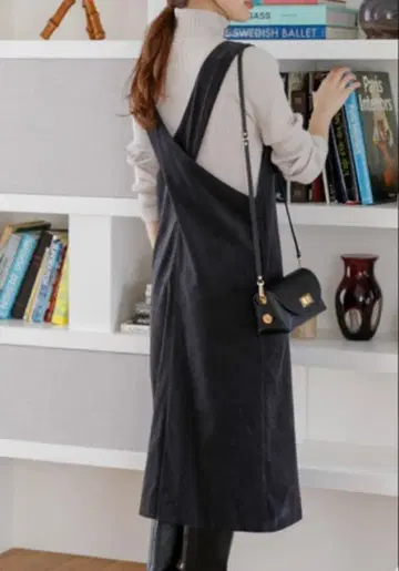 미사용 택 포함 코듀로이 크로스 원피스 어반 리서치 서니 라벨