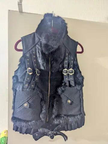 블랙 퍼 베스트