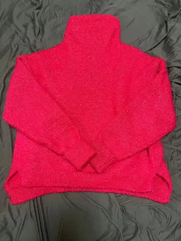 KBF 라메 터틀넥 니트