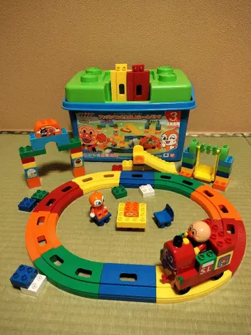 호빵맨과 즐거운 레일 바케츠