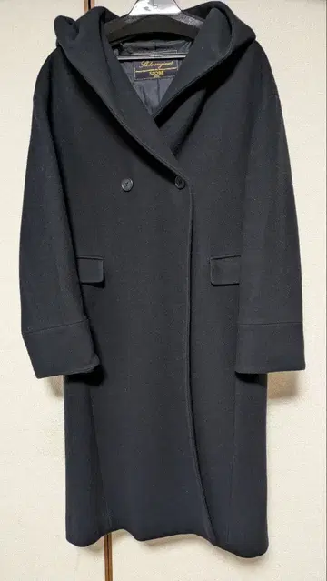 슬로브 이에나 후드 부착 블랙 울 더블 버튼 코트