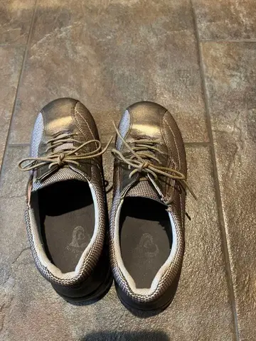 광택 브라운 고어텍스 메쉬 스니커즈