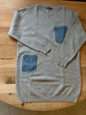 RODEO CROWNS 데님 포켓 V넥 스웨터