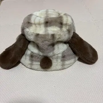 USJ 귀 달린 체크 무늬 모자